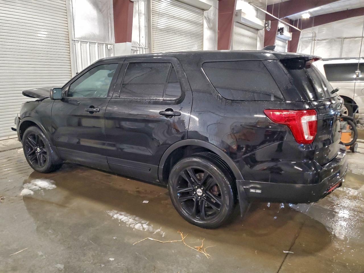 Ford Explorer Xlt Image 3