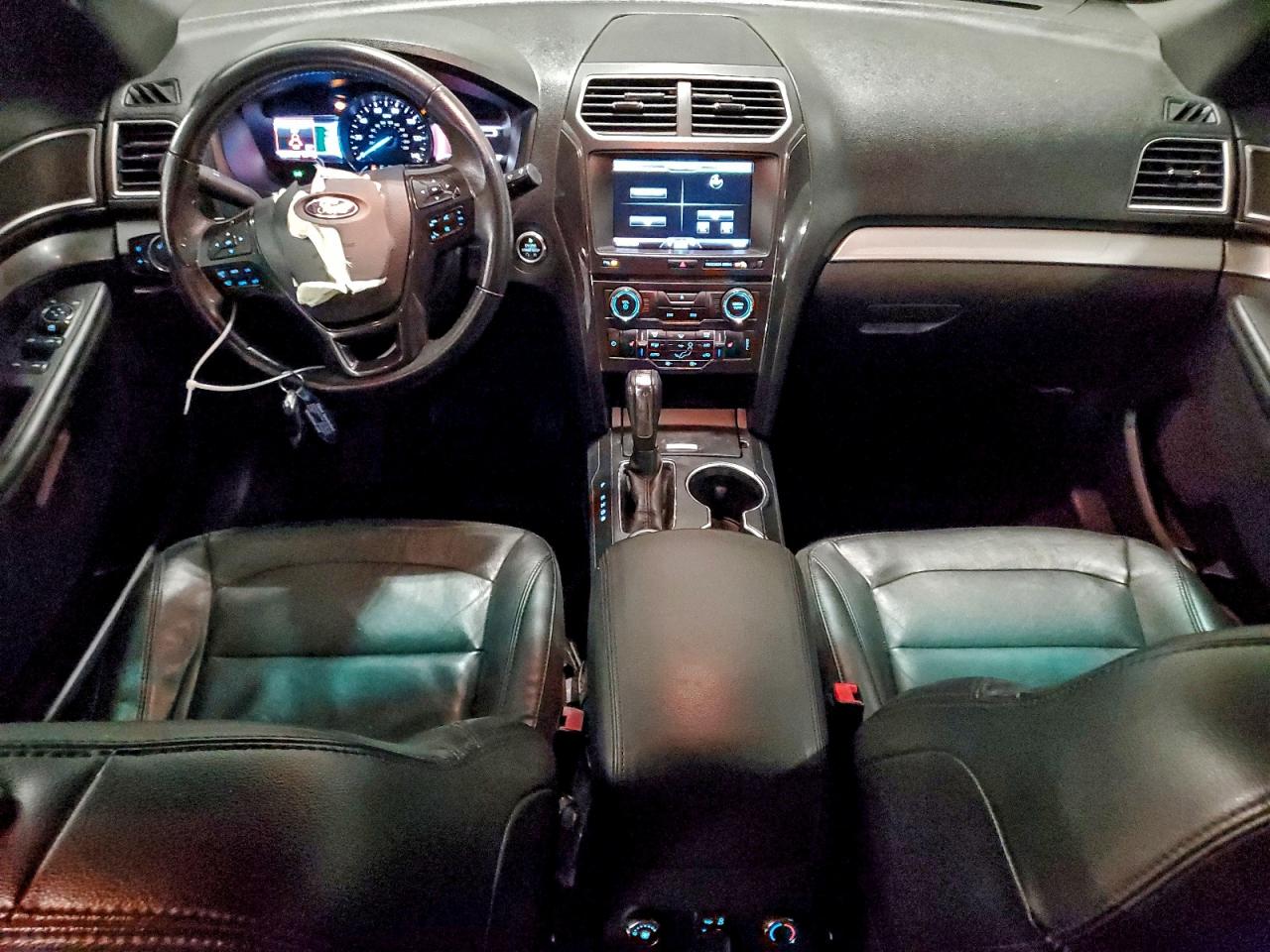 Ford Explorer Xlt Image 11