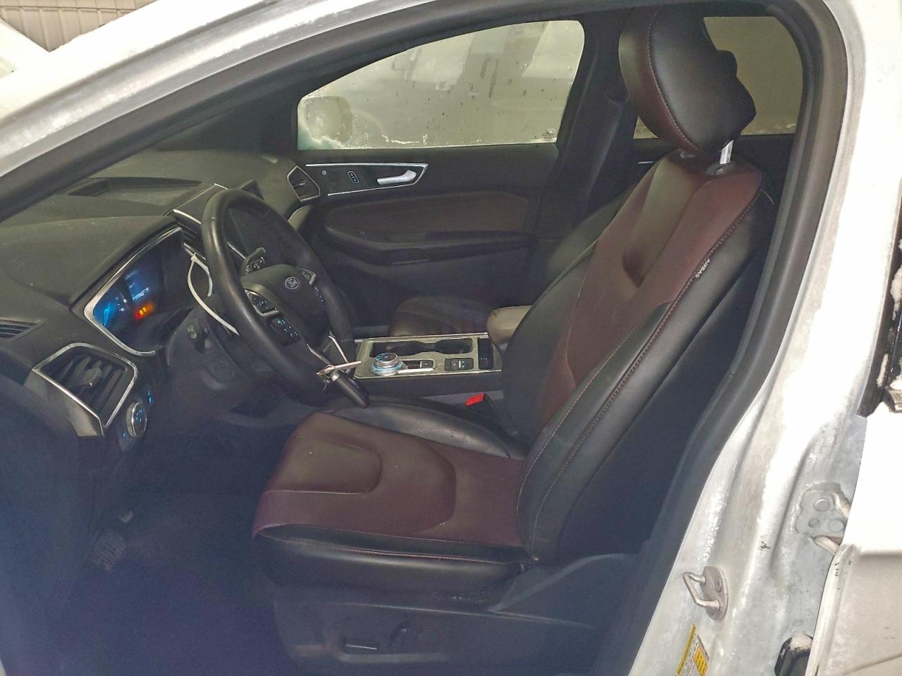 Ford Edge Titanium Image 2