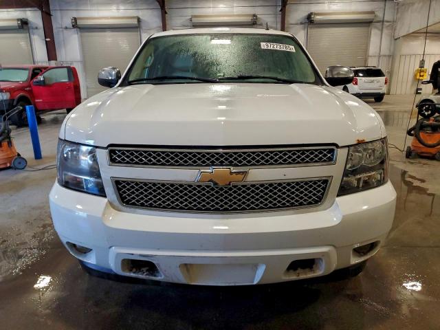 Chevrolet Suburban K1500 Image 3