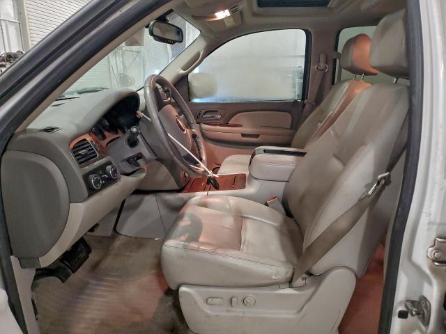 Chevrolet Suburban K1500 Image 4