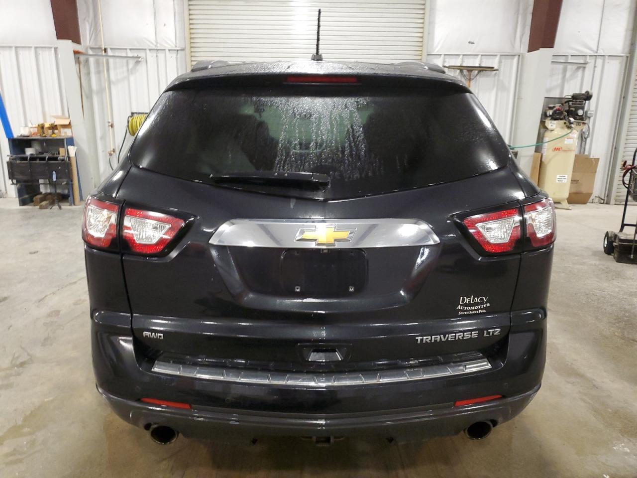 Chevrolet Traverse Ltz Image 2