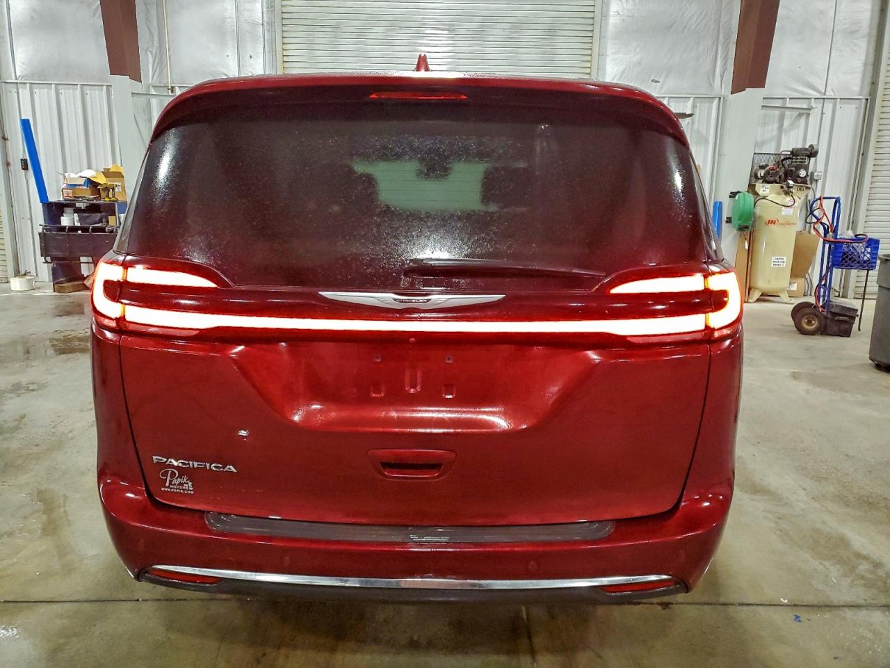 Chrysler Pacifica Touring L Image 12