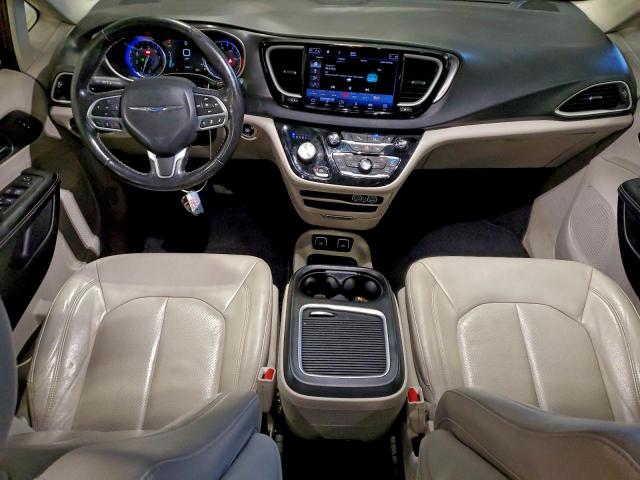 Chrysler Pacifica Touring L Image 2