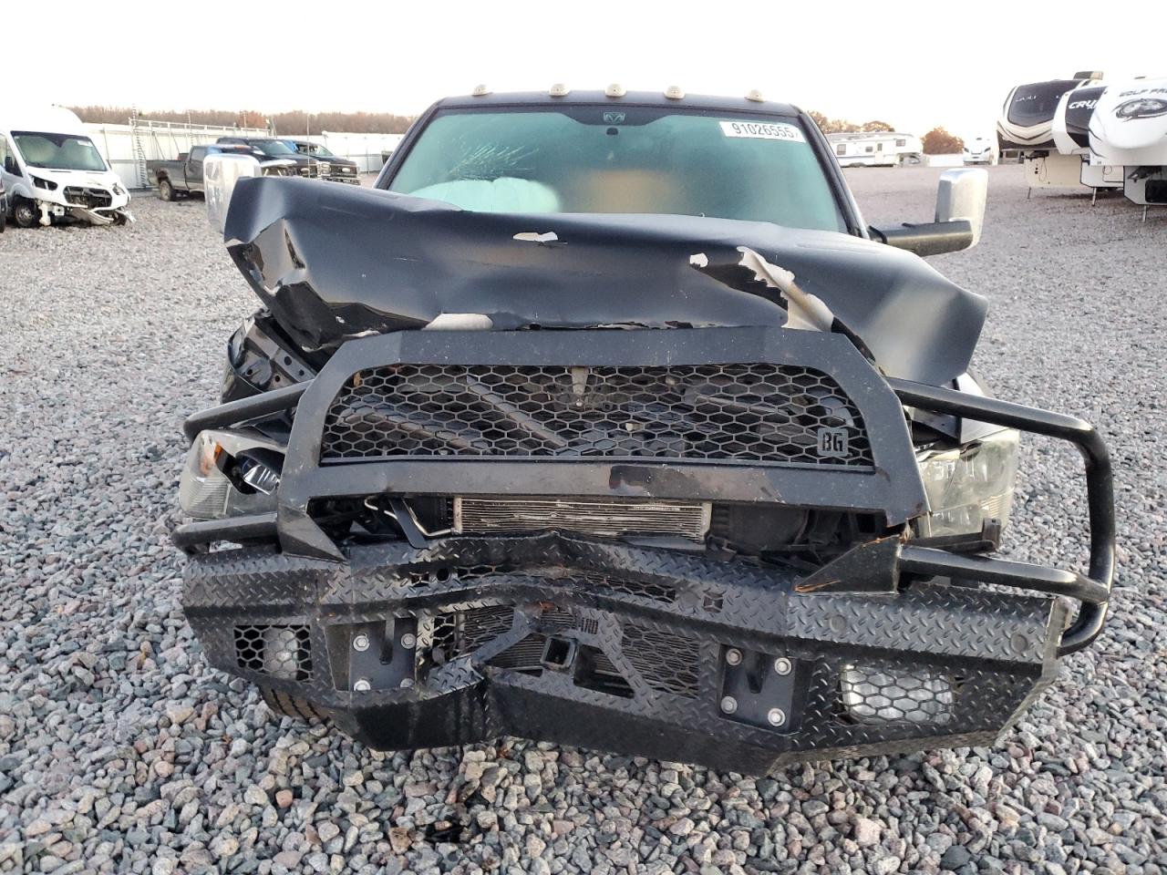 Dodge Ram 3500 Laramie Image 8