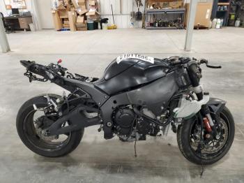 Salvage Kawasaki Zx1002 M