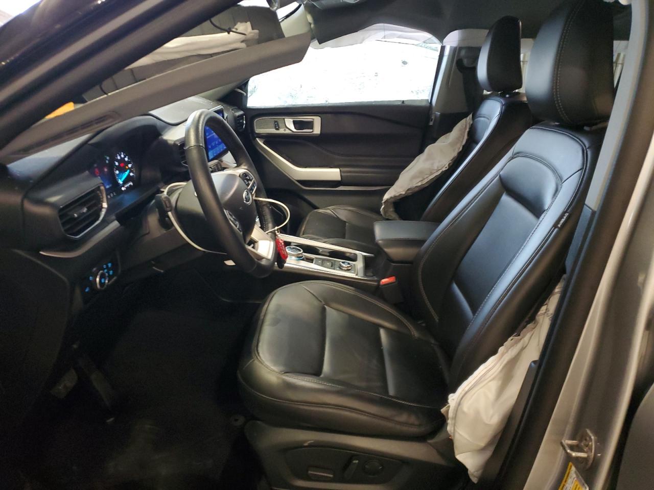 Ford Explorer Xlt Image 3