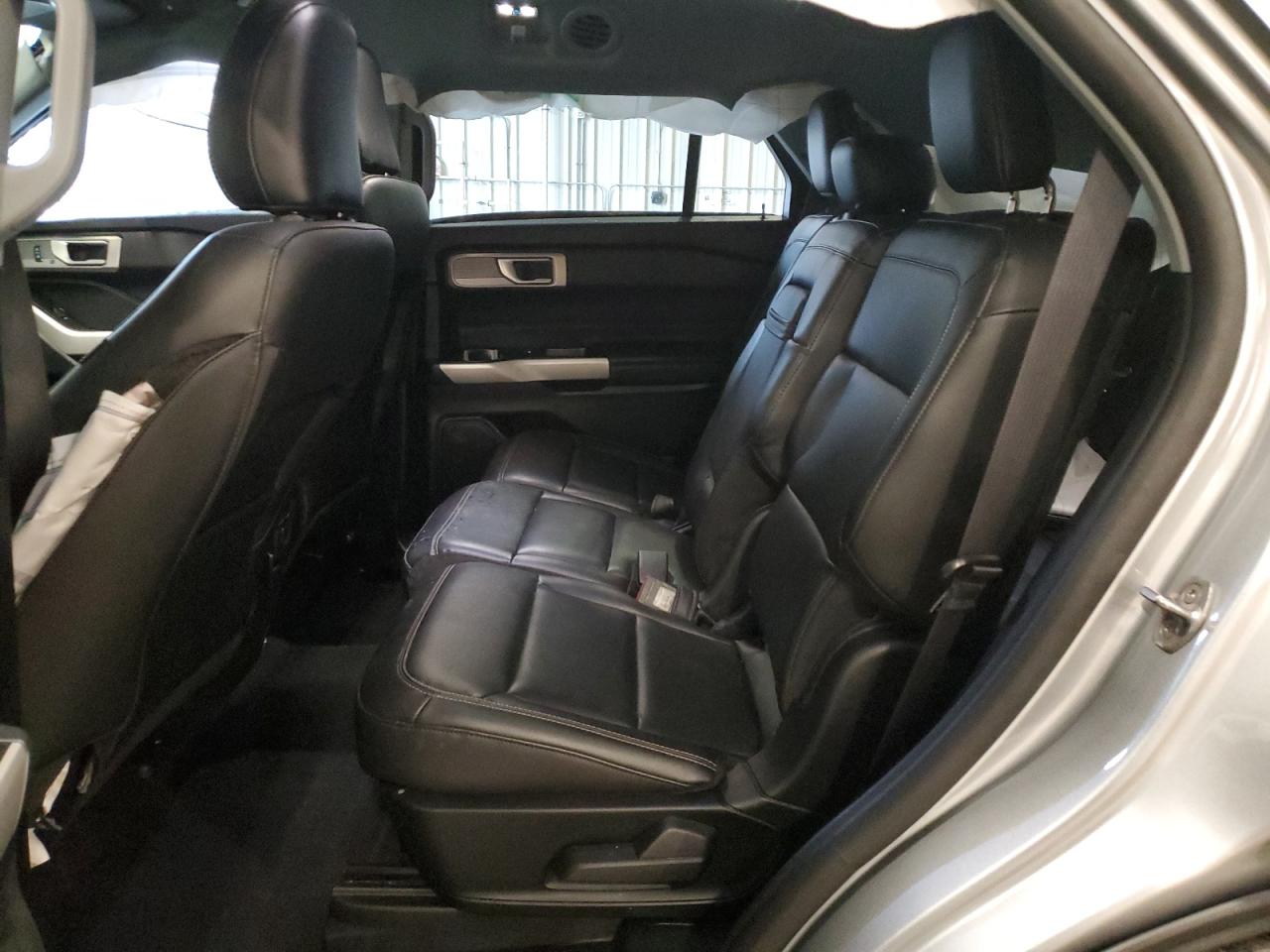 Ford Explorer Xlt Image 11