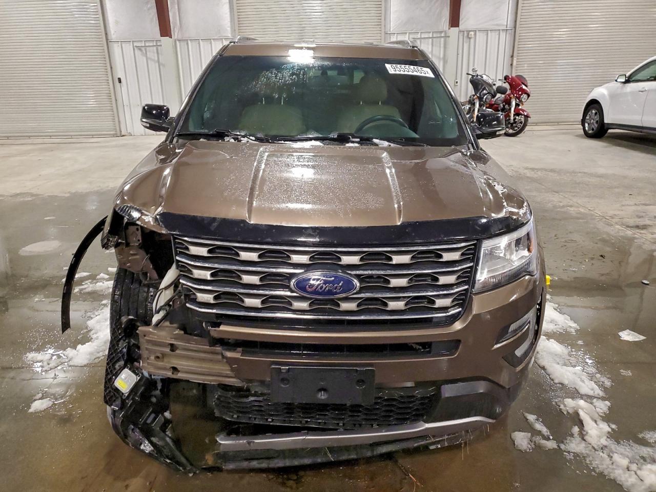 Ford Explorer Xlt Image 4