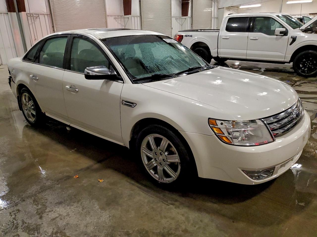 Ford Taurus Limited Image 3