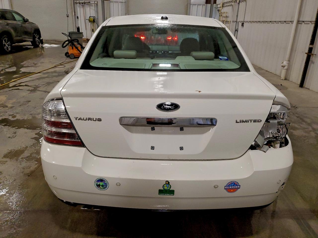 Ford Taurus Limited Image 4