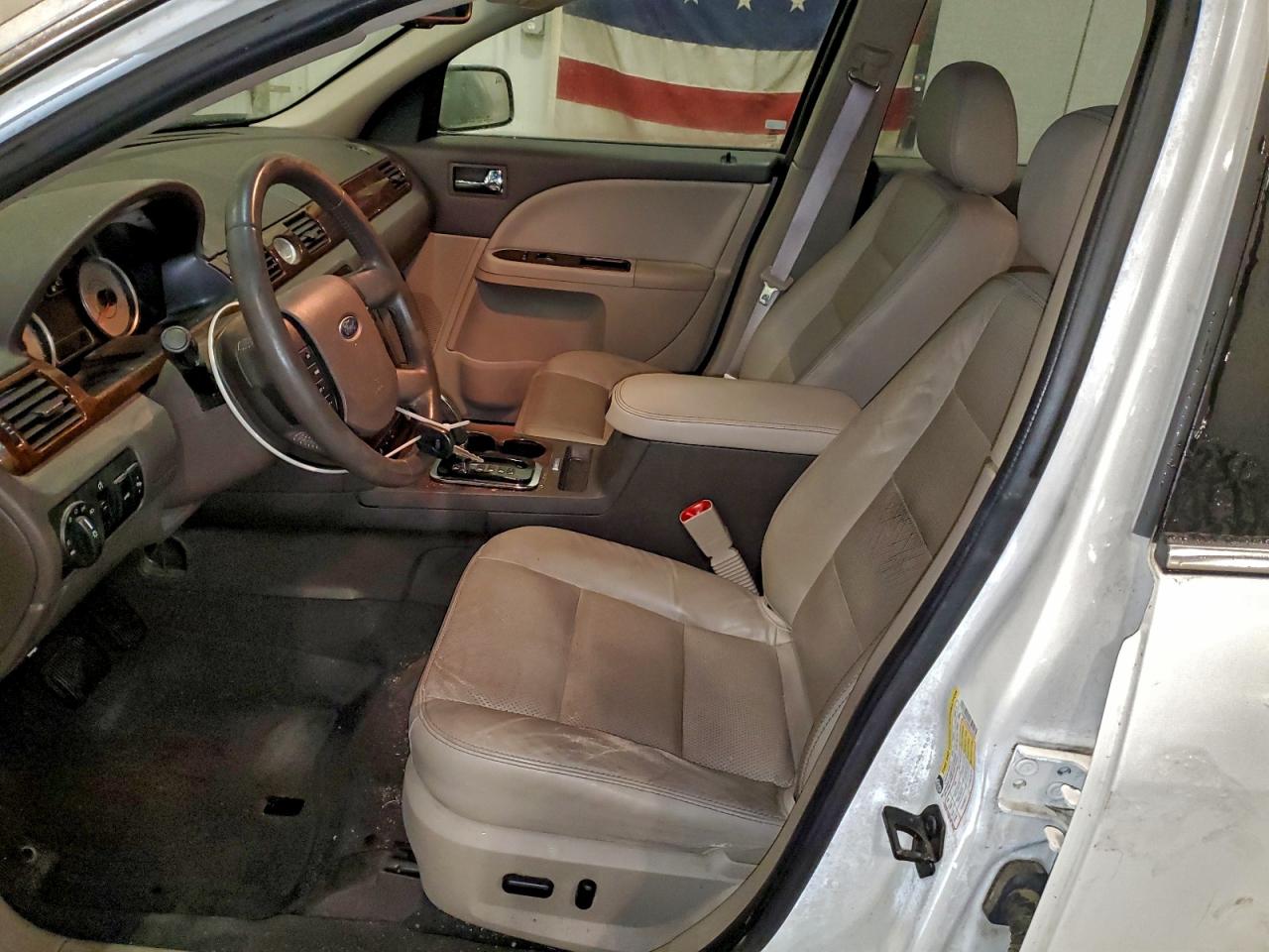 Ford Taurus Limited Image 9