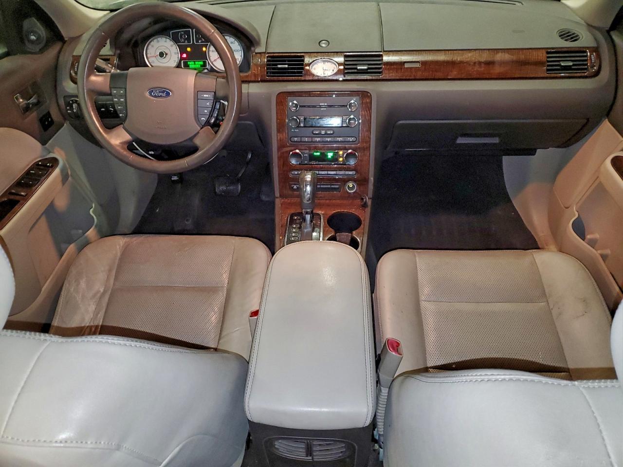 Ford Taurus Limited Image 6