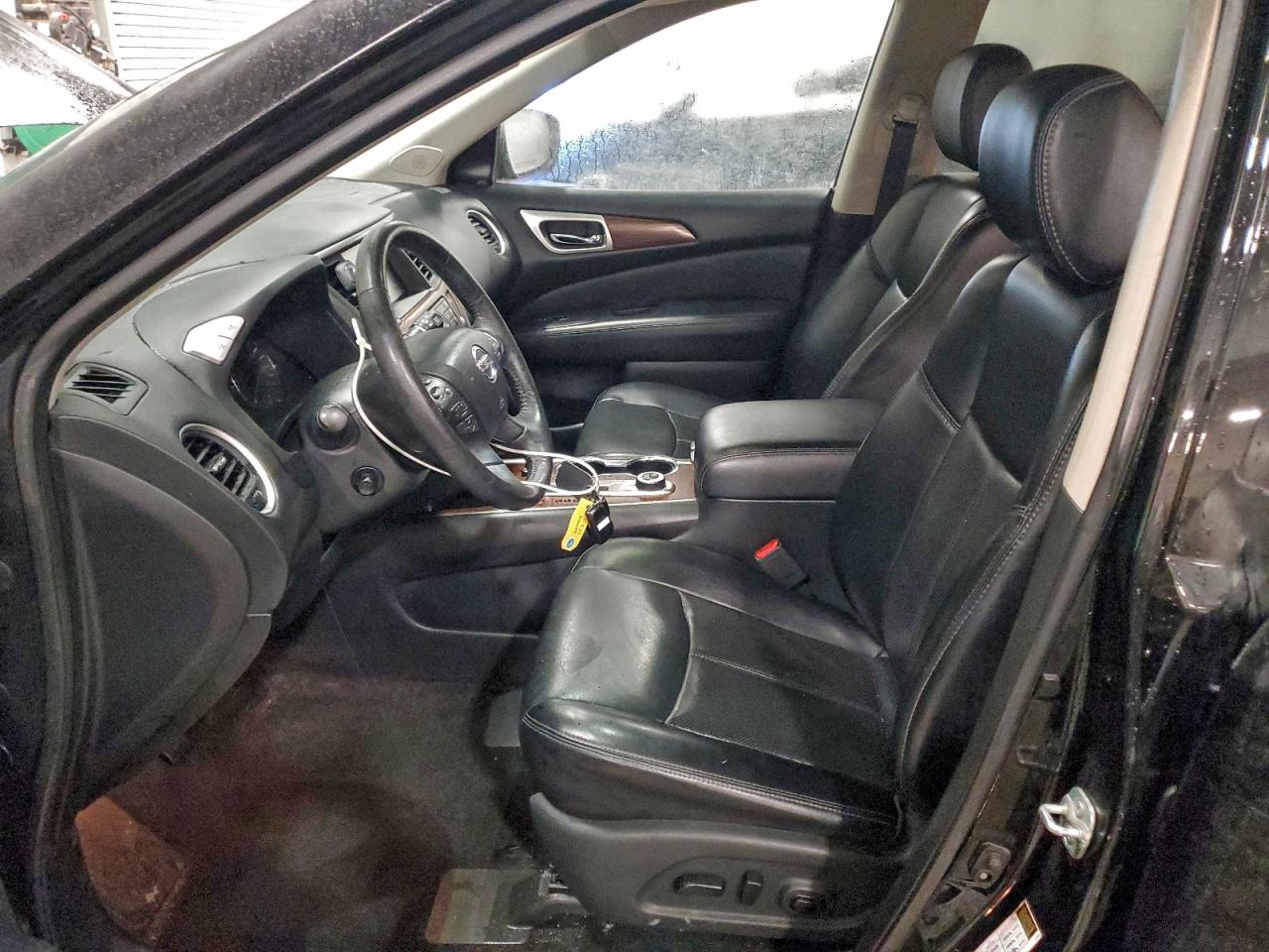 Nissan Pathfinder S Image 10