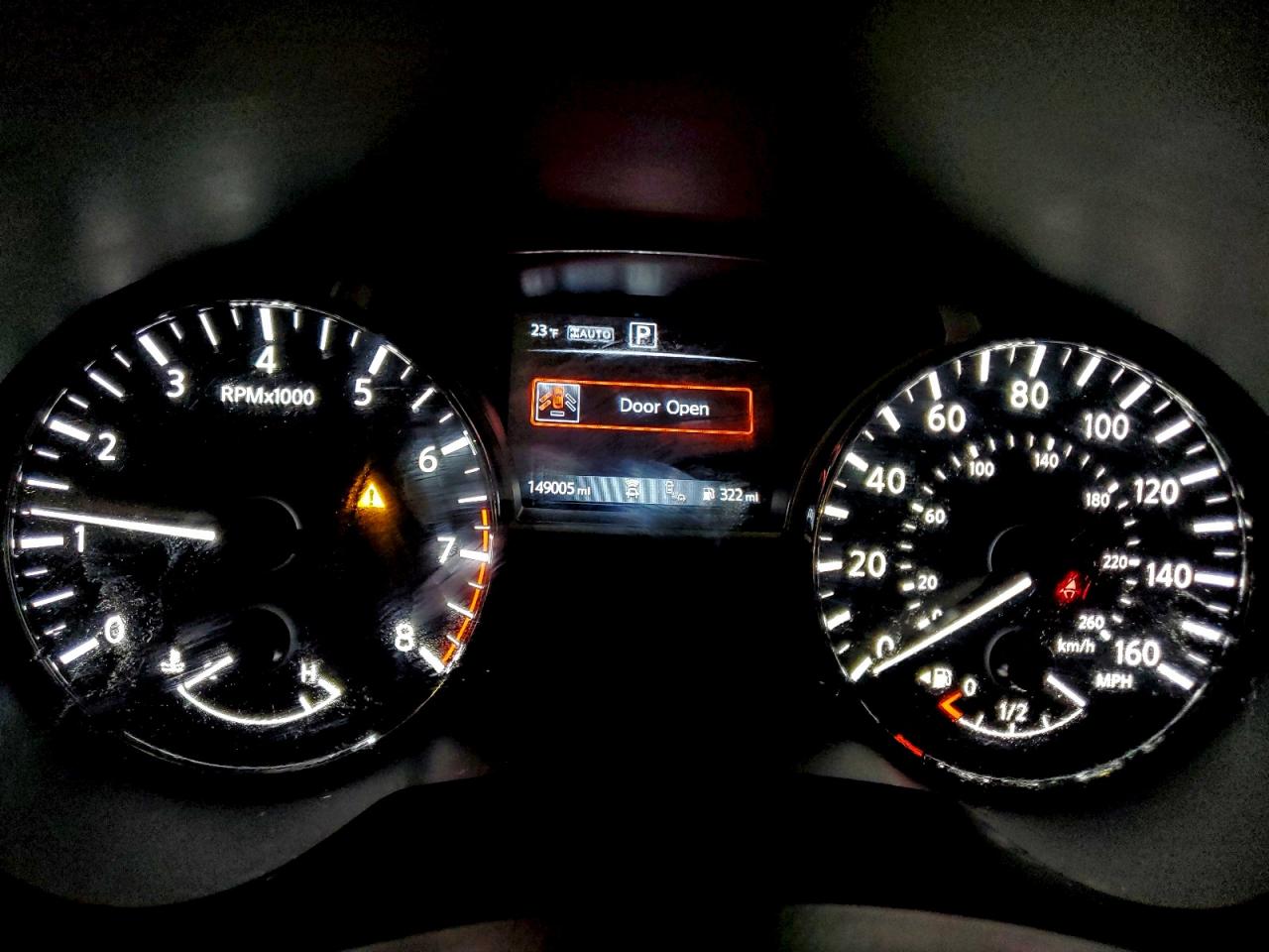 Nissan Pathfinder S Image 9