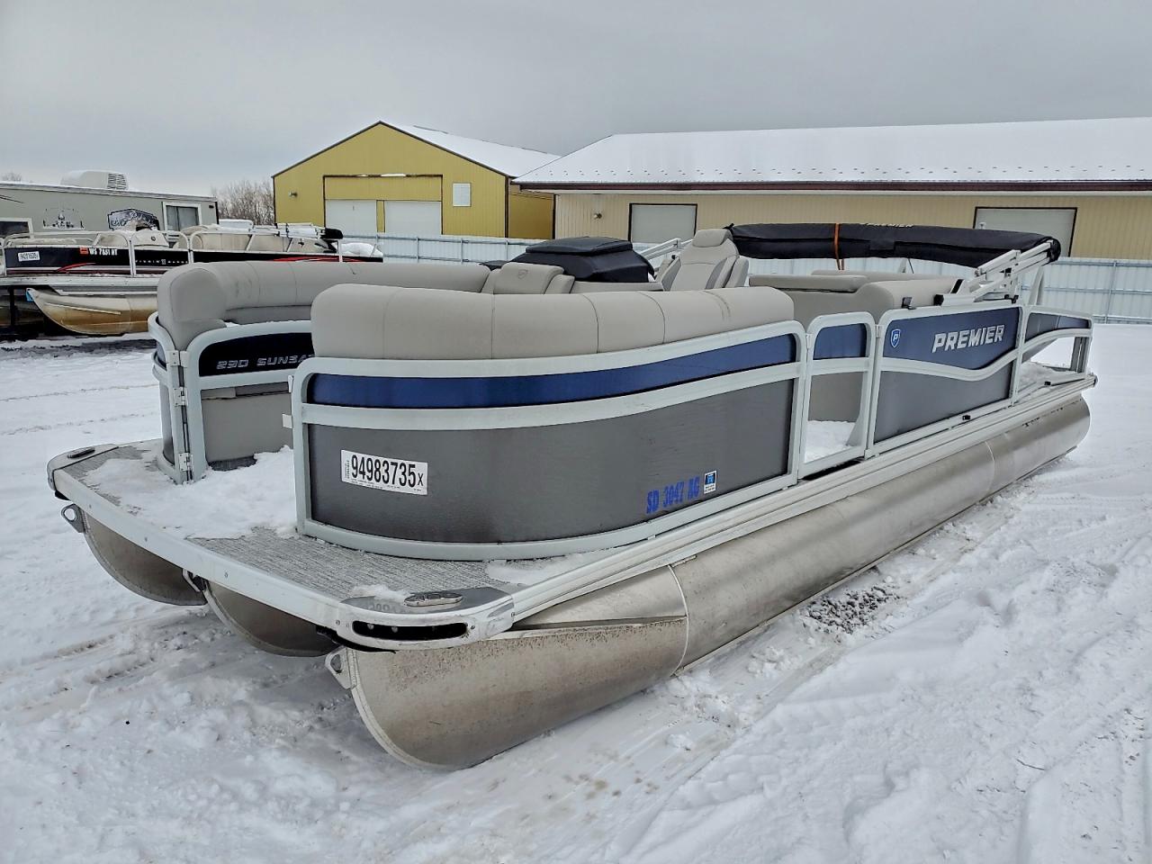 Premier Pontoon Image 10