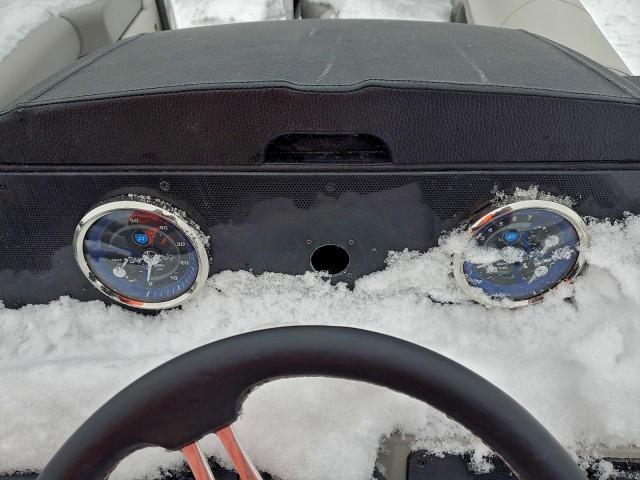 Premier Pontoon Image 6