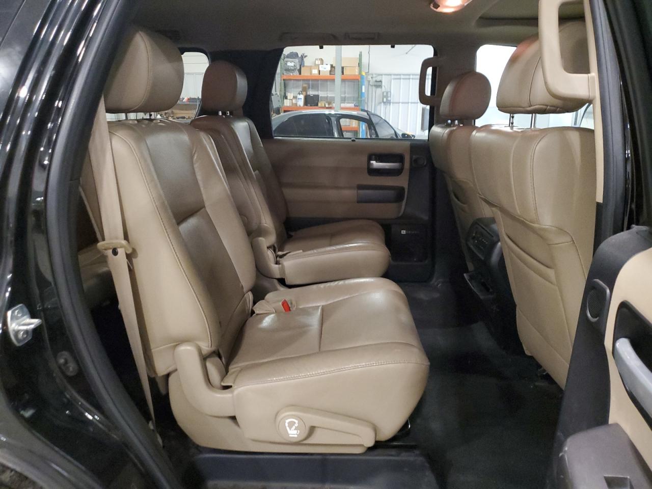 Toyota Sequoia Limited Image 8