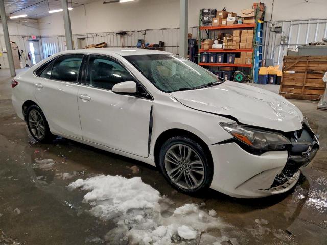 Toyota Camry Le Image 10