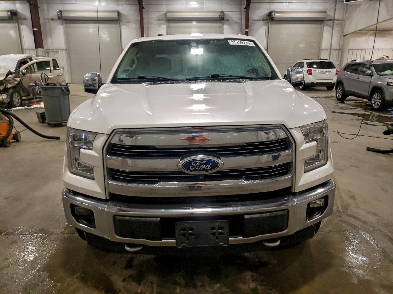 Ford F-150 Supercrew Image 12