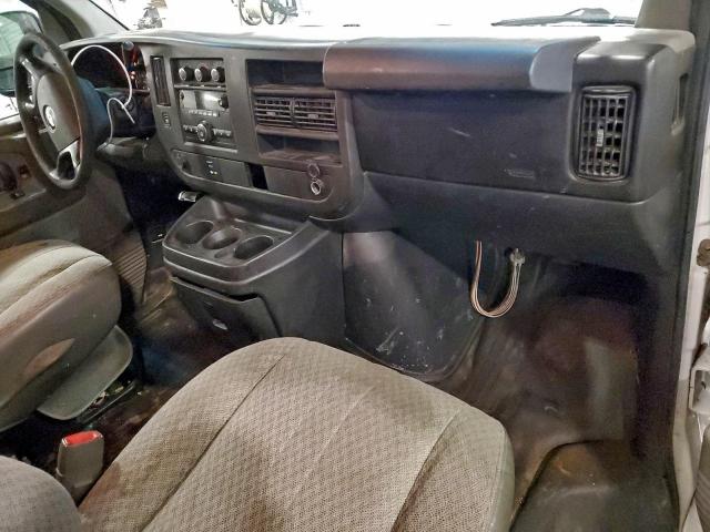 Chevrolet Express Image 6