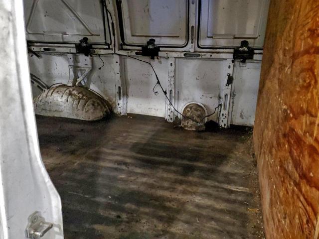 Chevrolet Express Image 13