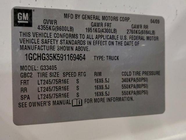 Chevrolet Express Image 2