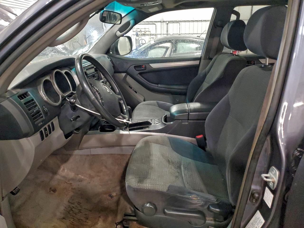 Toyota 4Runner Sr5 Image 5