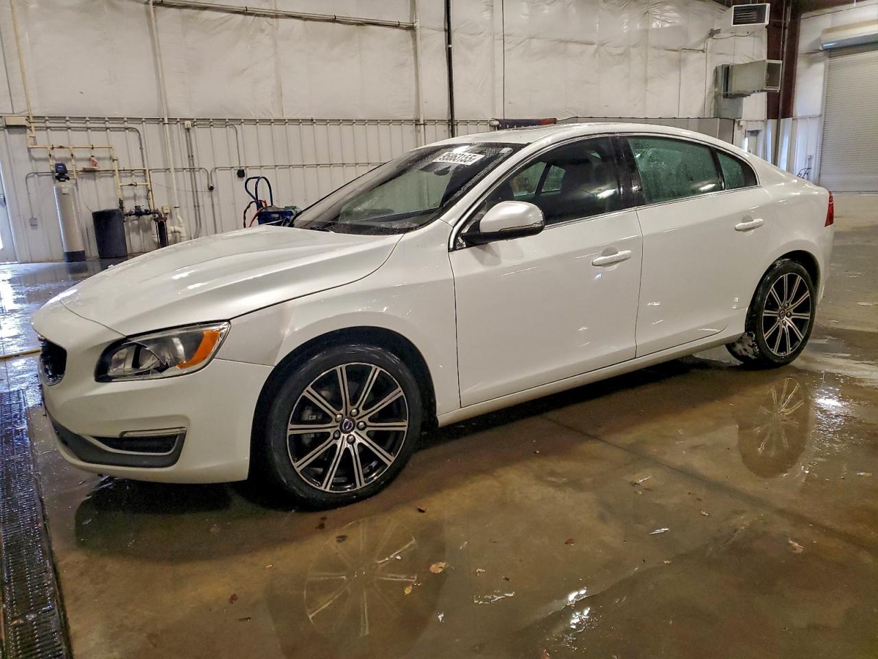 Volvo S60 Inscription Image 1