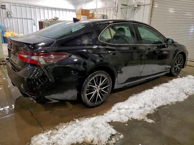 Toyota Camry Se Night Shade Image 3