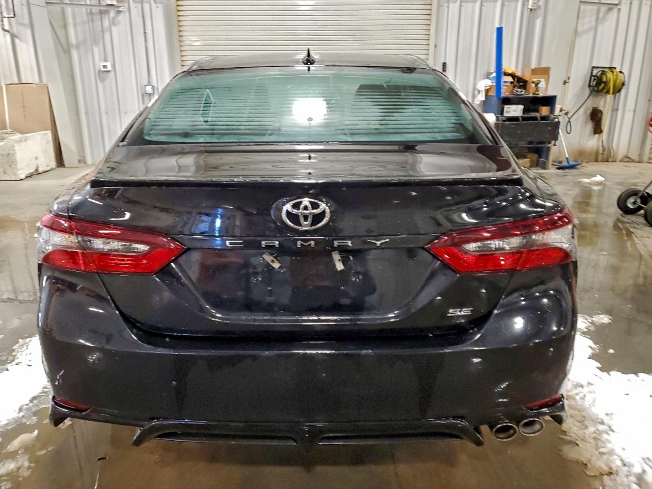 Toyota Camry Se Night Shade Image 11