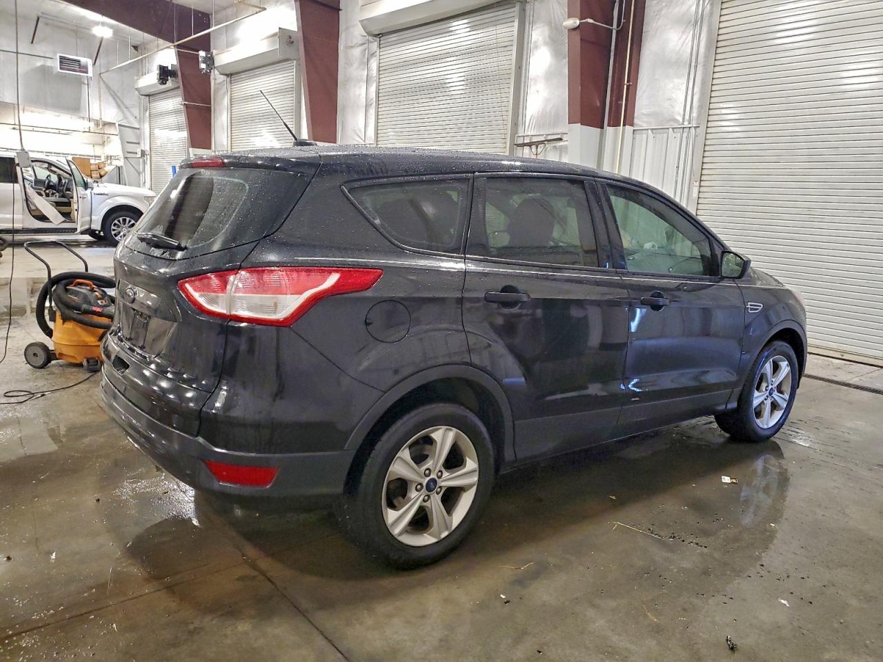 Ford Escape S Image 7