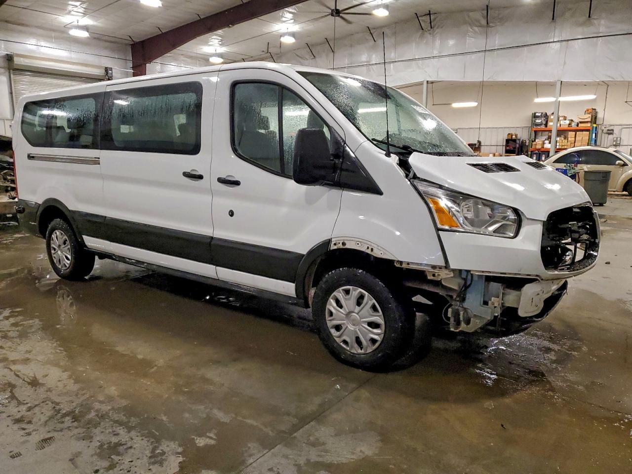 Ford Transit T-350 Image 8