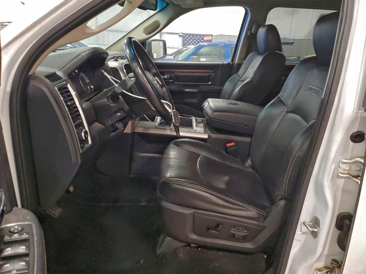 Ram 1500 Laramie Image 8