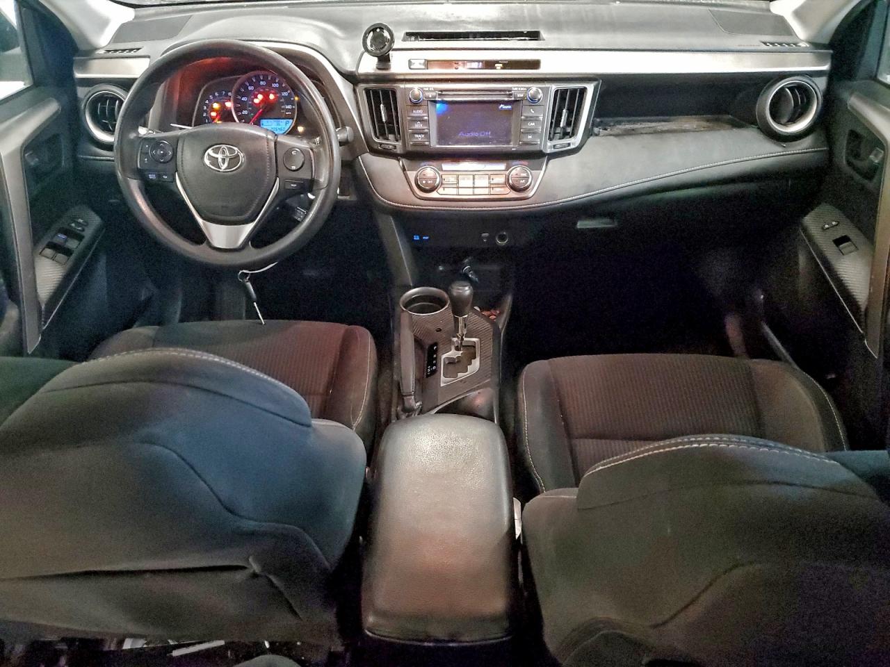 Toyota RAV4 Xle Image 12