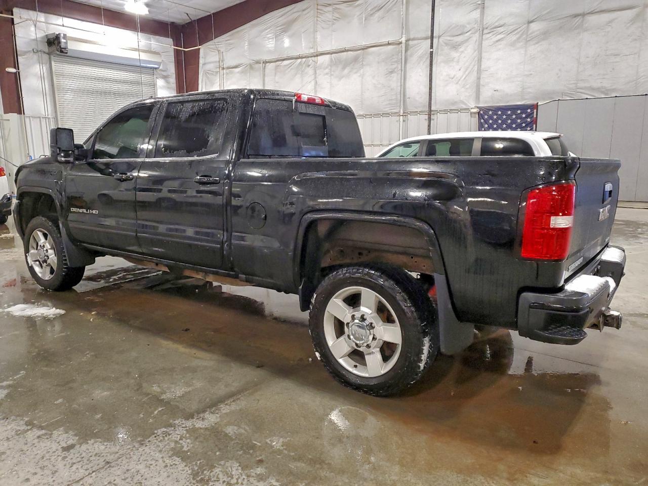 GMC Sierra K2500 Denali Image 4