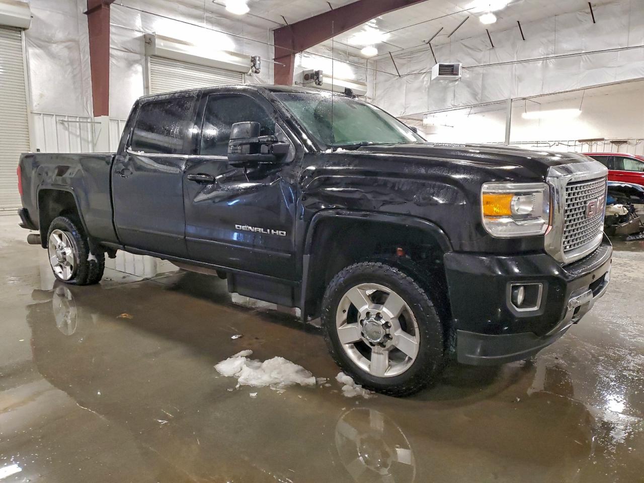 GMC Sierra K2500 Denali Image 8