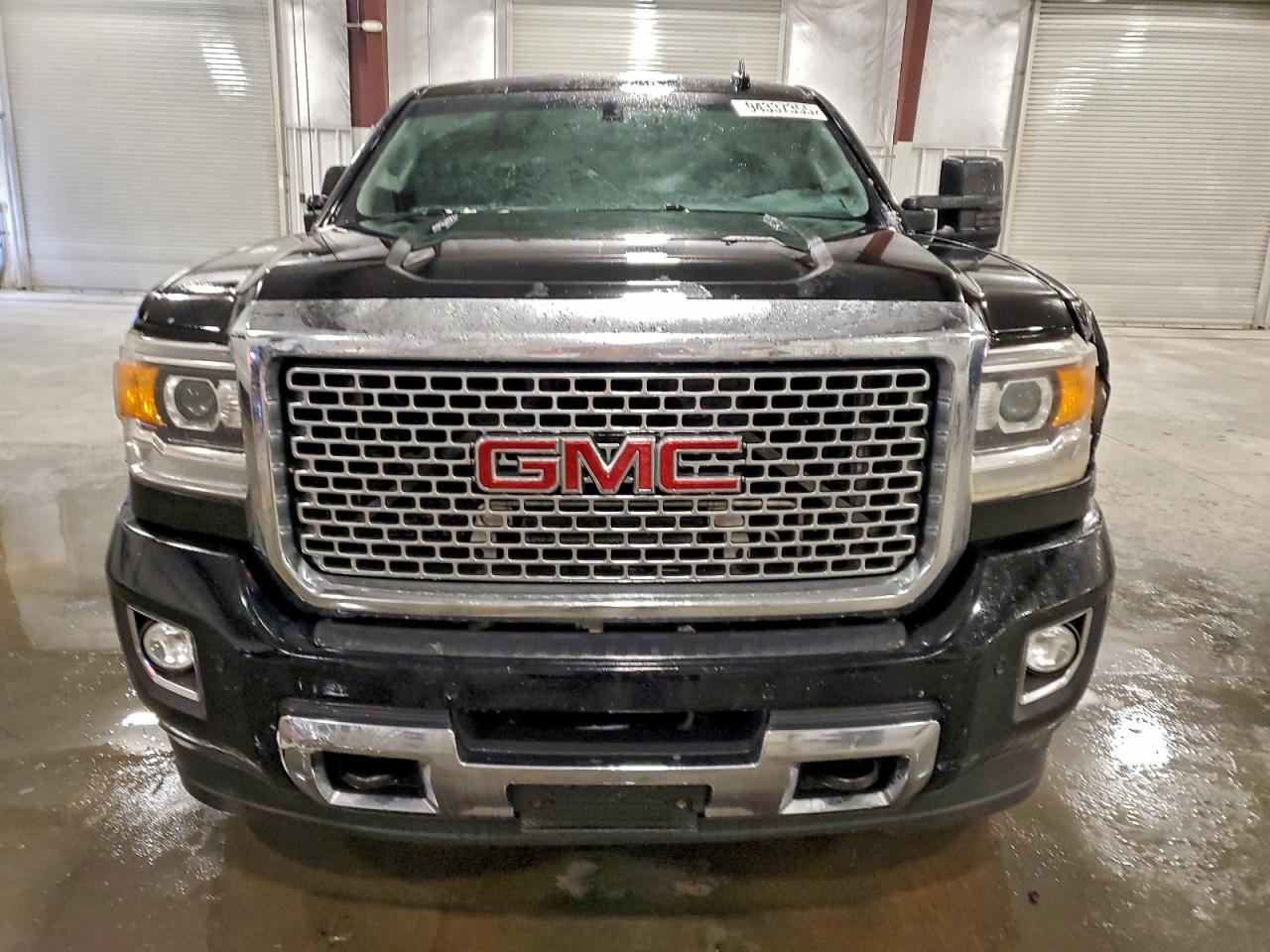 GMC Sierra K2500 Denali Image 10