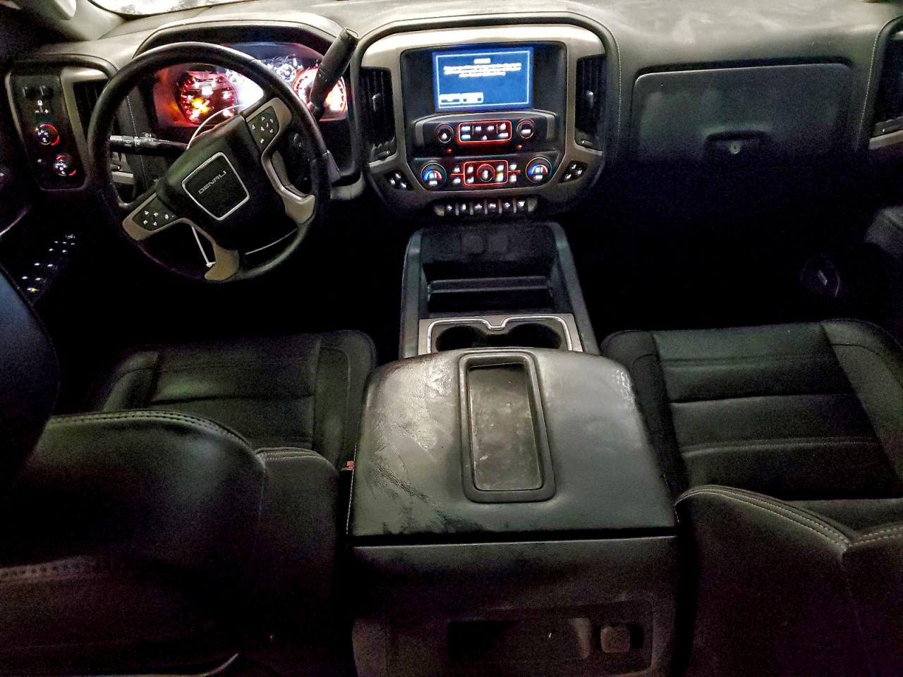 GMC Sierra K2500 Denali Image 5