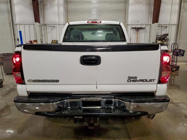 Chevrolet Silverado K2500 Heavy Duty Image 10