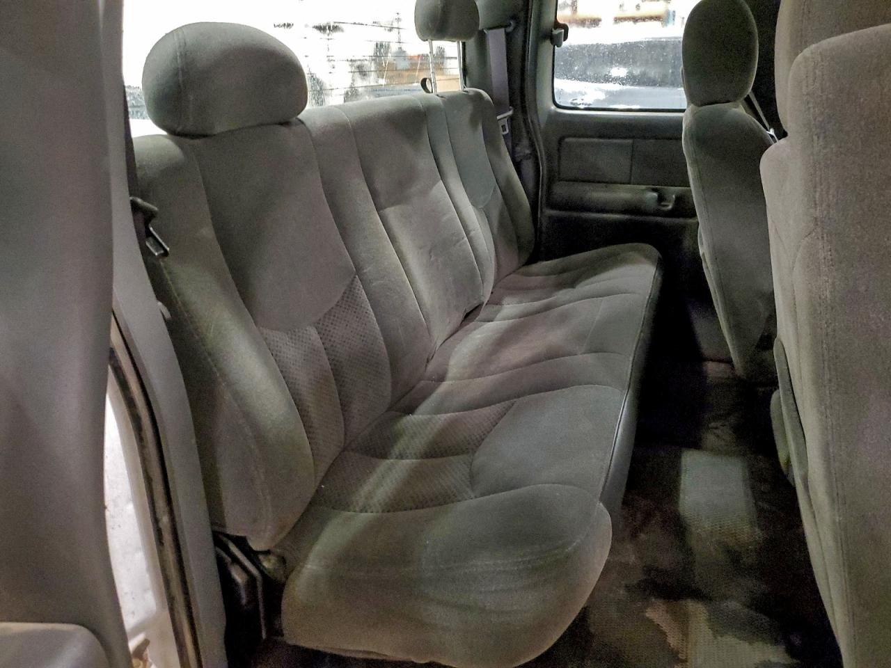 Chevrolet Silverado K2500 Heavy Duty Image 11