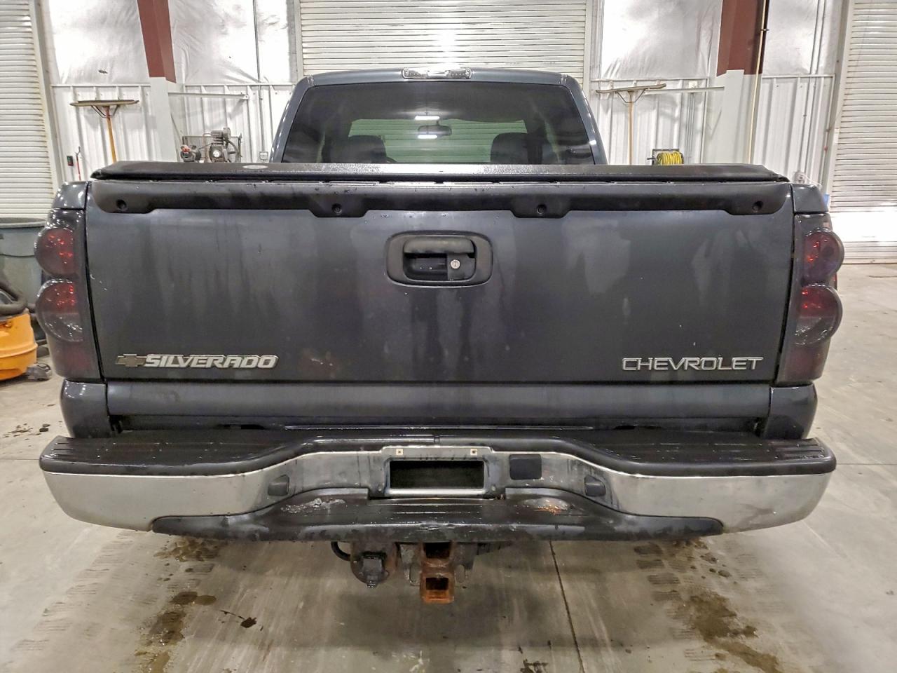 Chevrolet Silverado K1500 Image 9