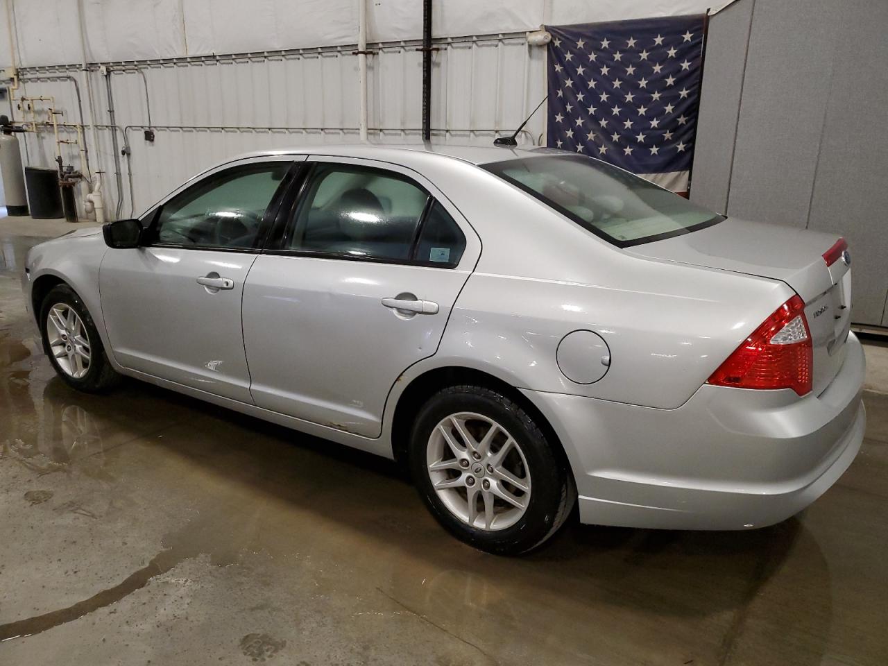 Ford Fusion S Image 11