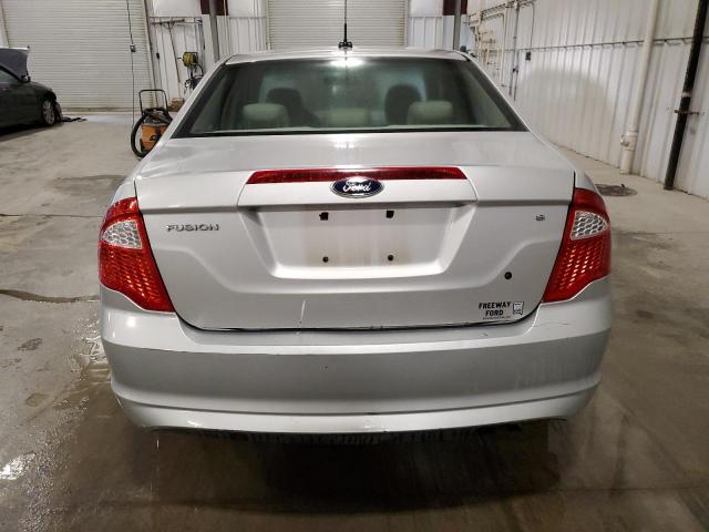 Ford Fusion S Image 4
