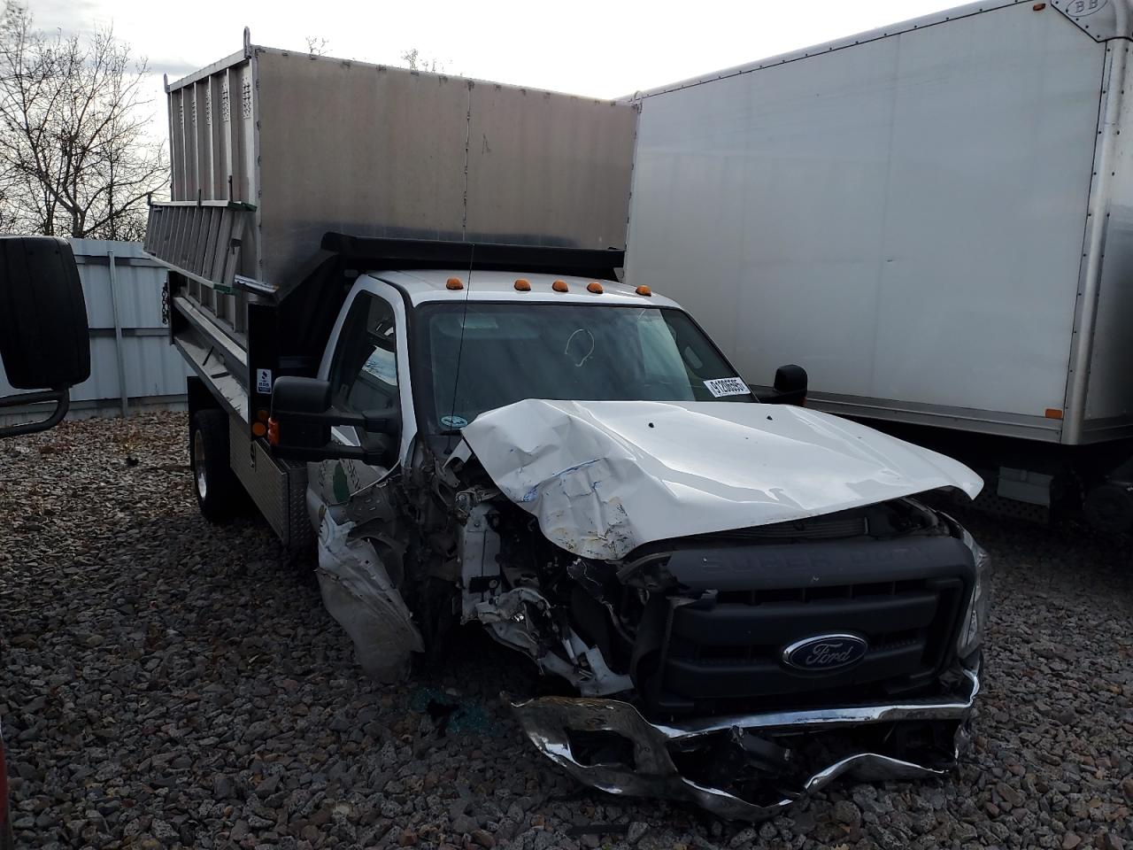 Ford F-550 Super Duty Image 4