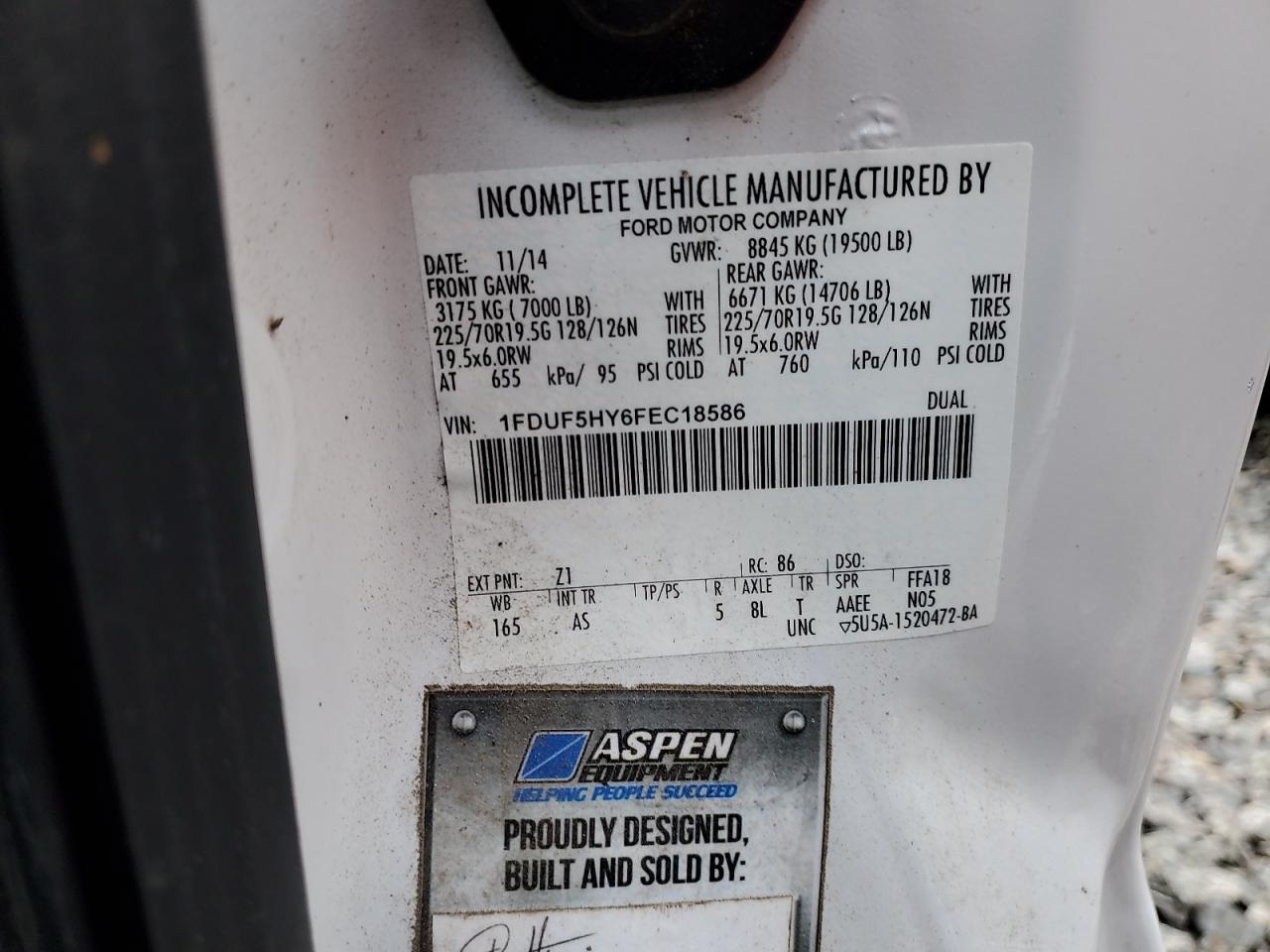 Ford F-550 Super Duty Image 12