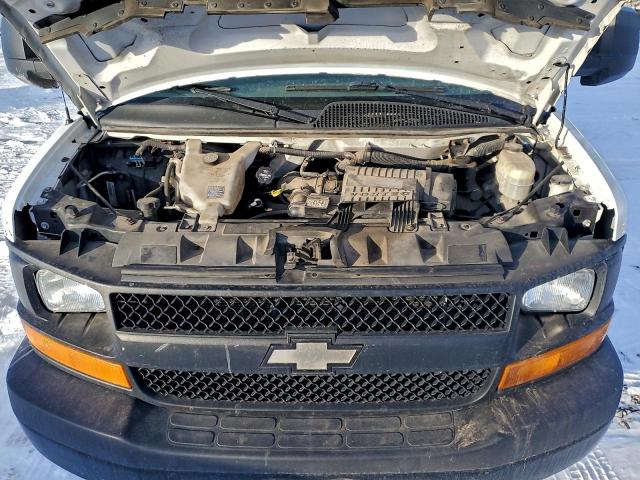 Chevrolet Express Image 7