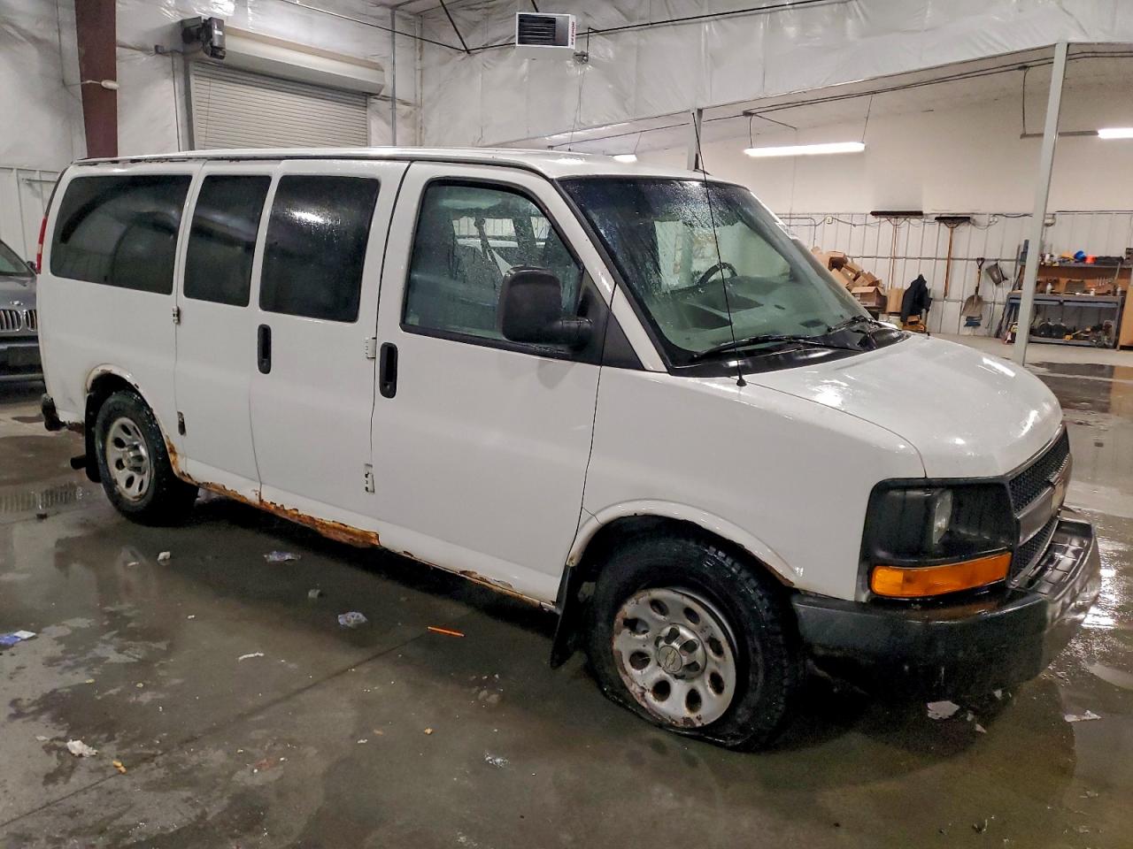 Chevrolet Express Ls Image 2