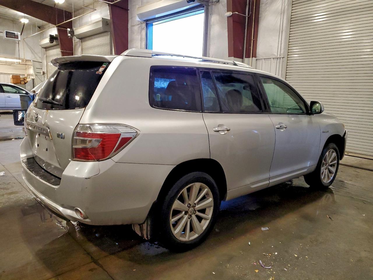 Toyota Highlander Hybrid Image 13