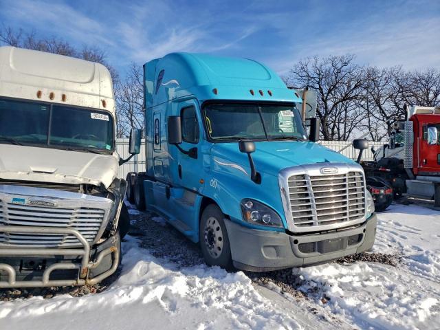 Salvage Freightliner Cascadia 1